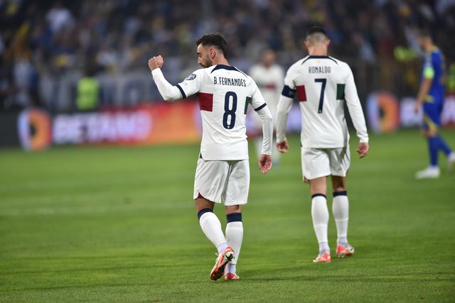 Golaço de Bruno Fernandes a fazer o 3-0 para Portugal (vídeo)