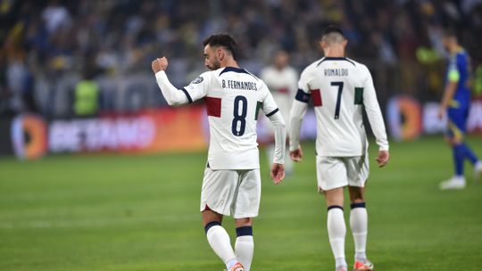 Golaço de Bruno Fernandes a fazer o 3-0 para Portugal (vídeo)