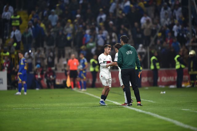 Otávio cedeu lugar para a estreia de João Neves: «Excelente jogador»