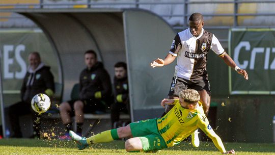 Farense: trio regressa das seleções