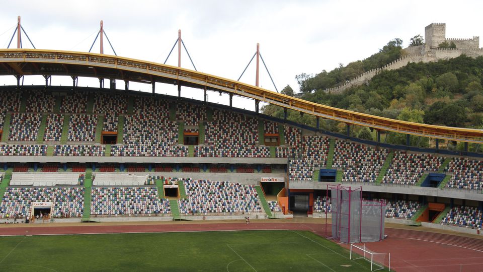 Nacional e UD Leiria oferecem bilhetes para jogo da Taça de Portugal