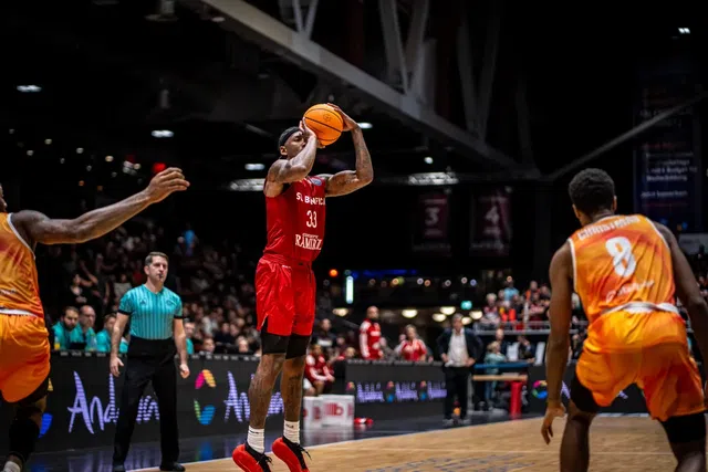 Benfica volta a sofrer pesada derrota na Champions