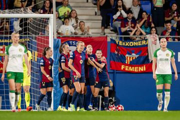 Kika Nazareth em campo na goleada do Barcelona à equipa que eliminou o Benfica