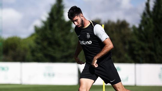 Sporting: Gonçalo Inácio no relvado, mas sob vigilância médica (fotogaleria)