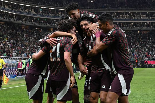 Vídeo: Ex-Benfica marca golaço e México impõe primeira derrota a  Pochettino