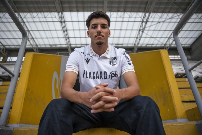 Rika Ribeiro, defesa-central de 19 anos, tem contrato com os vimaranenses até 2028 - Foto: V. GUIMARÃES