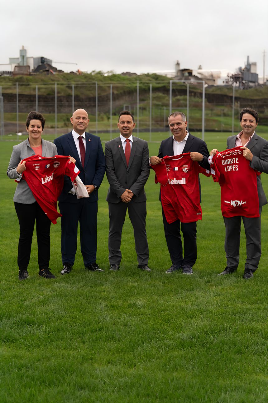 Pedro Dias, Secretário de Estado do Desporto, visitou o Centro de Treinos do Santa Clara. - Foto: SANTA CLARA