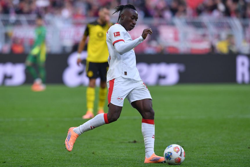 Yan Diomande está a destacar-se no Leipzig e já chegou à seleção da Costa do Marfim