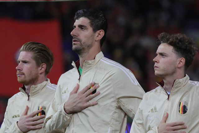 Thibaut Courtois (ao centro), guarda-redes belga do Real Madrid