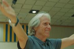 Jorge Jesus aos saltos e em sintonia com os adeptos do Al Nassr