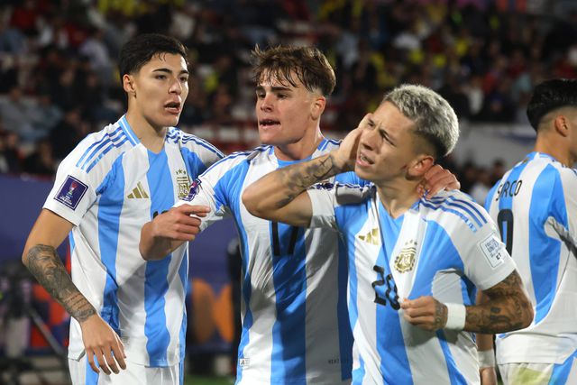 Prestiani celebra com Silvetti o golo que apurou a Argentina para a final do Mundial sub-20 - Foto: Imago