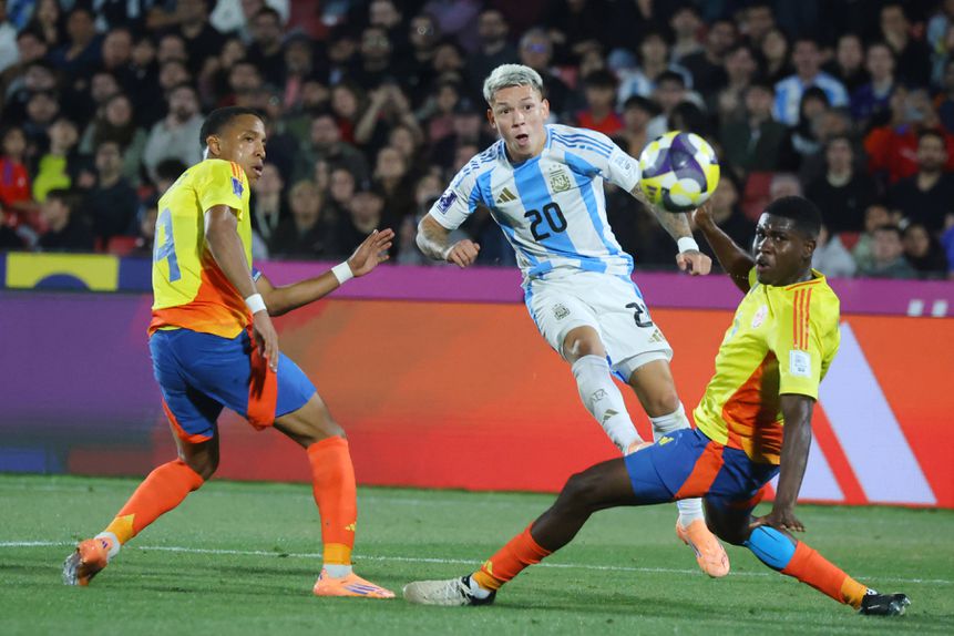 Gianluca Prestianni durante o encontro entre Argentina e Colômbia, no Mundial sub-20