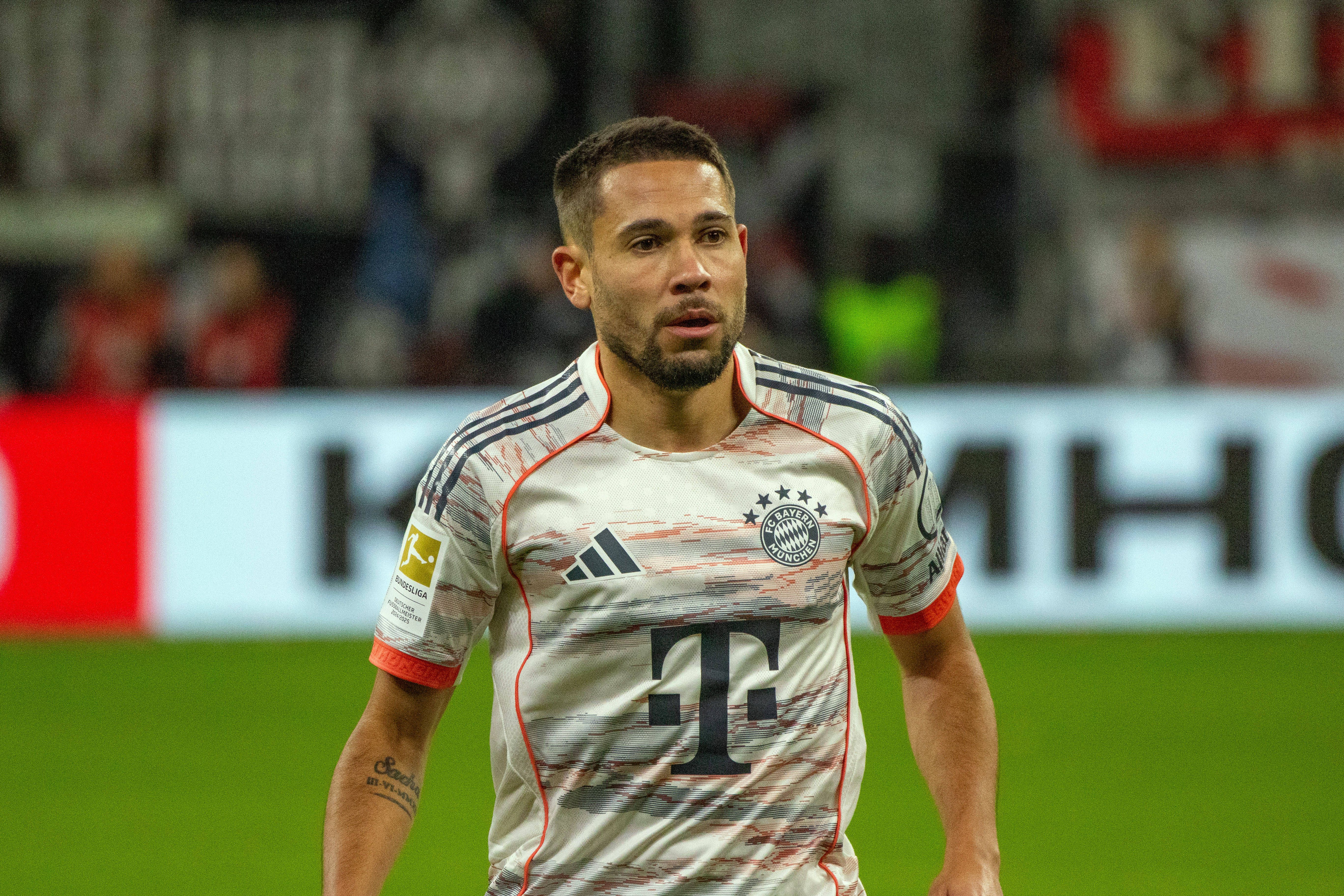 Raphael Guerreiro está na terceira temporada ao serviço do Bayern