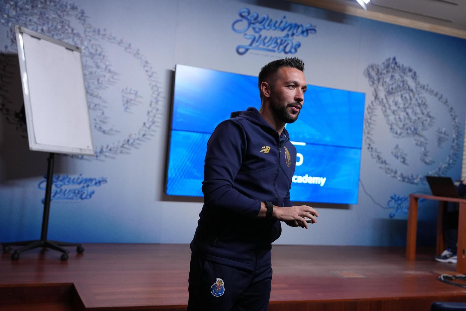 Palestra de Francesco Farioli - Foto: FC Porto