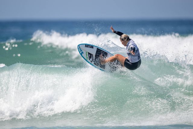 Yolanda Hopkins vai disputar o circuito principal de surf em 2026.