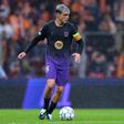 Pedri com a braçadeira de capitão no Galatasaray-Barcelona