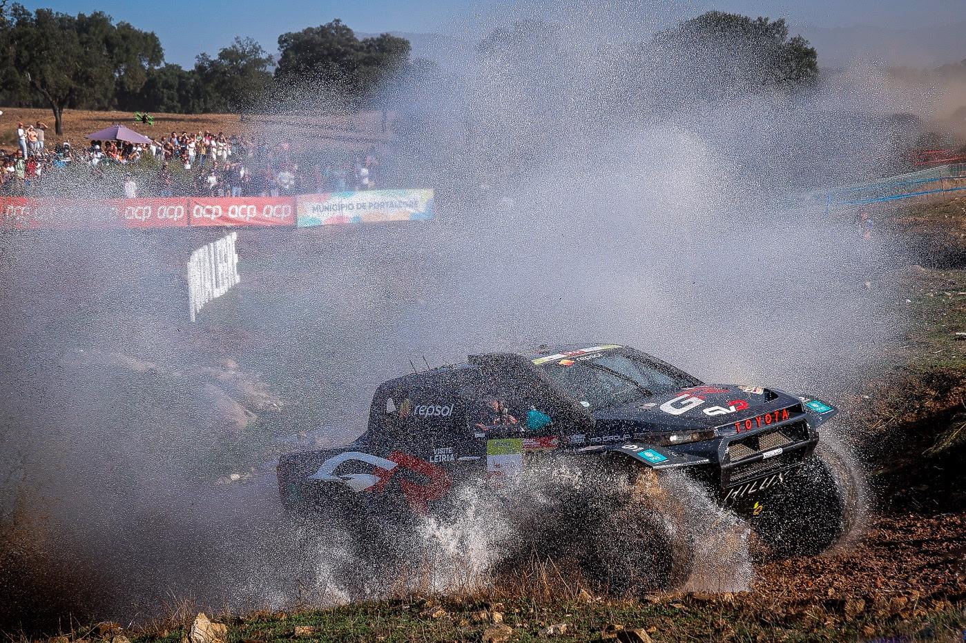 João Ferreira e Filipe Palmeiro em Toyota Hilux (foto ACP)