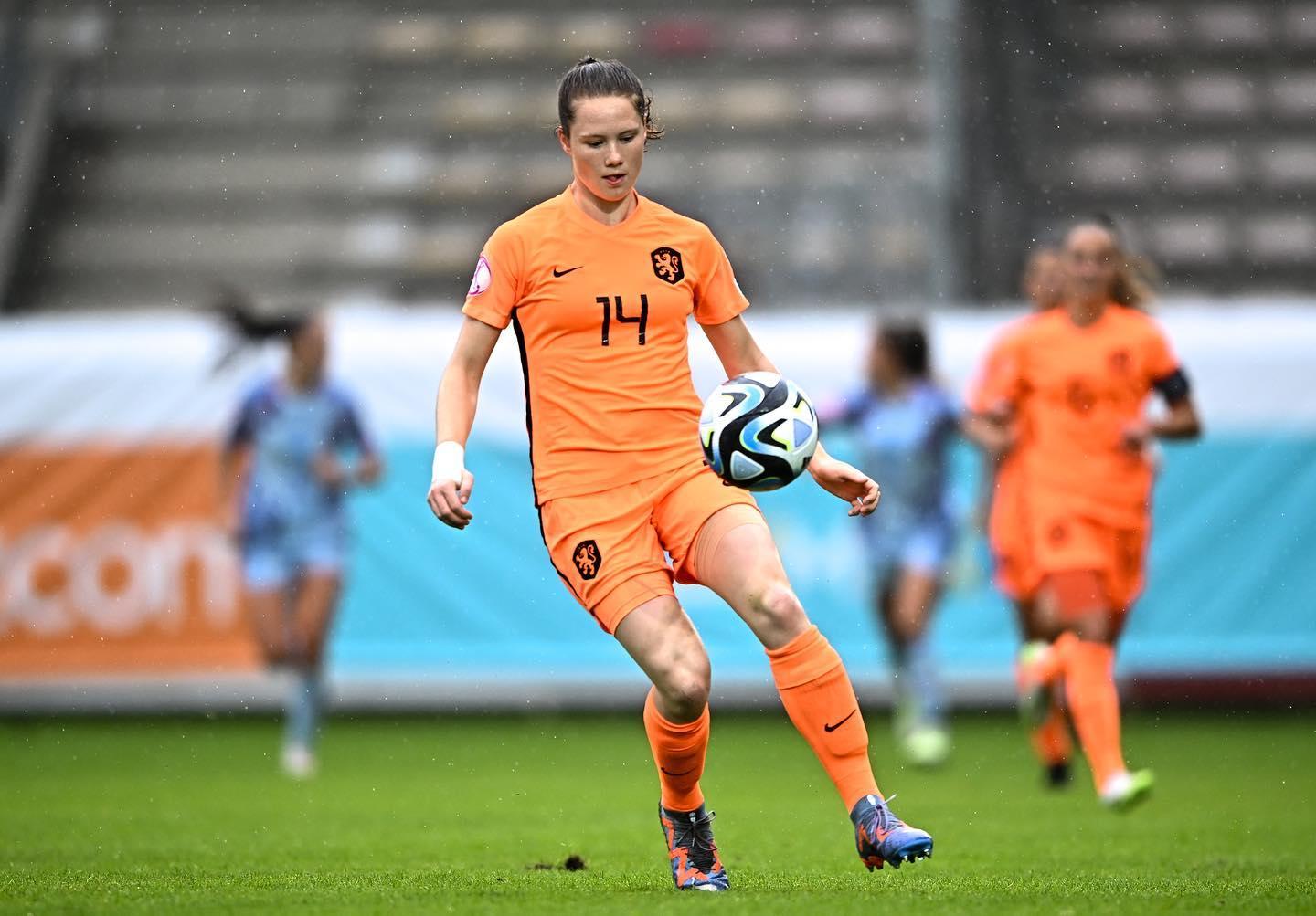 Veerle Buurman, internacional neerlandesa do Chelsea