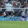 FC Porto foi o primeiro grande a visitar o Estádio Municipal do Fontelo, após o regresso do Académico ao principal escalão do futebol português — Foto: IMAGO