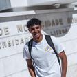 Simões à porta da Faculdade
Motricidade Humana 
no início do ano letivo - Foto: SPORTING CP
