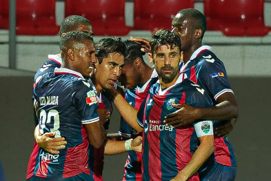 Festa dos jogadores do Chaves após a vitória diante do Marialvas, que garantiu a continuidade na Taça de Portugal — Foto: Chaves