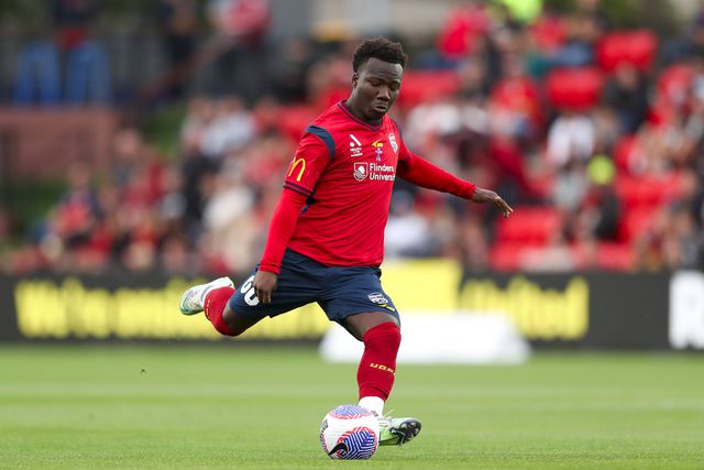 Quem é a nova contratação do Bayern de Munique que nasceu num campo de refugiados?