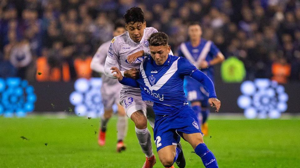 Benfica: «Há um pré-acordo para a transferência de Prestianni»