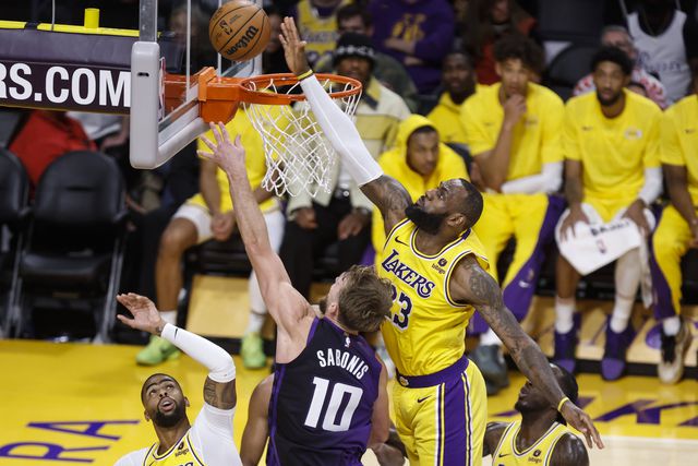 NBA: Queta vê do banco nova vitória dos Celtics e Lakers perdem apesar da grande exibição de LeBron James