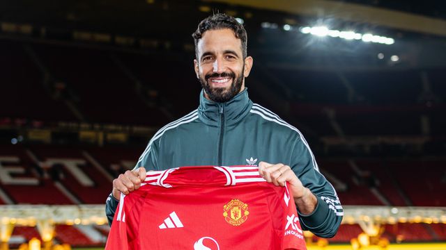 «Van Nistelrooy tanto podia ser boa ajuda como um problema para Ruben Amorim»