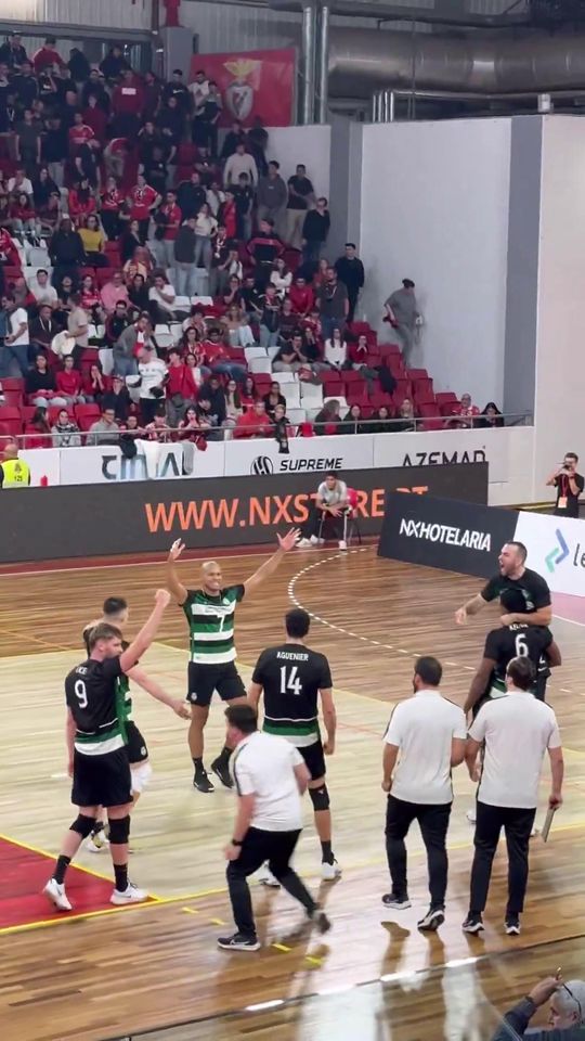 O ponto que valeu ao Sporting a vitória no dérbi de voleibol frente ao Benfica