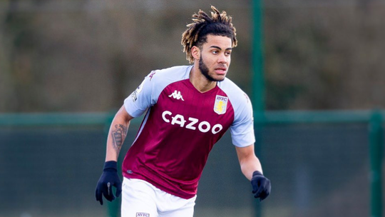 Jovem formado no Aston Villa termina carreira aos 22 anos