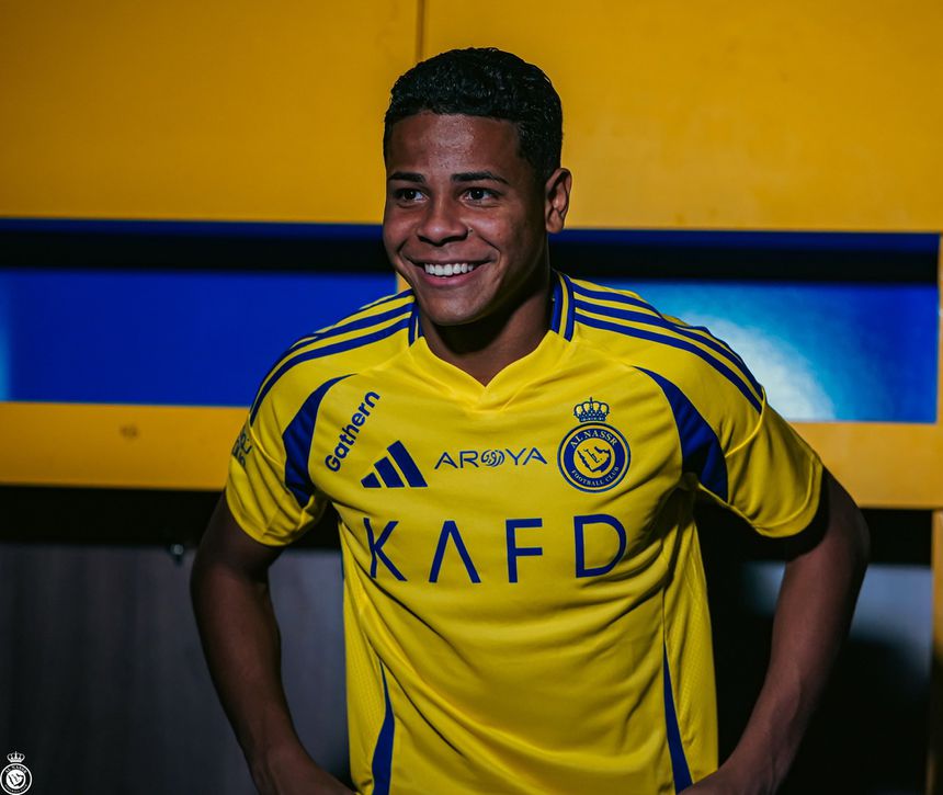 Wesley, 20 anos, jogador brasileiro do Al Nassr está no radar do Sporting - Foto: AL NASSR