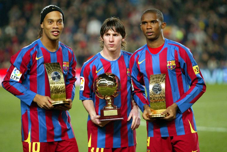 Messi ao lado de Ronaldinho e Samuel Eto'o