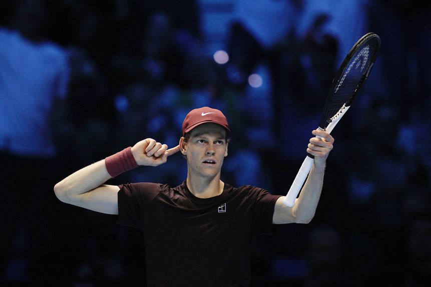 Jannik Sinner durante a final com Alcaraz nas ATP Finals (IMAGO)
