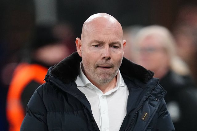 Problemas para Brian Riemer na preparação para o duelo decisivo com os escoceses