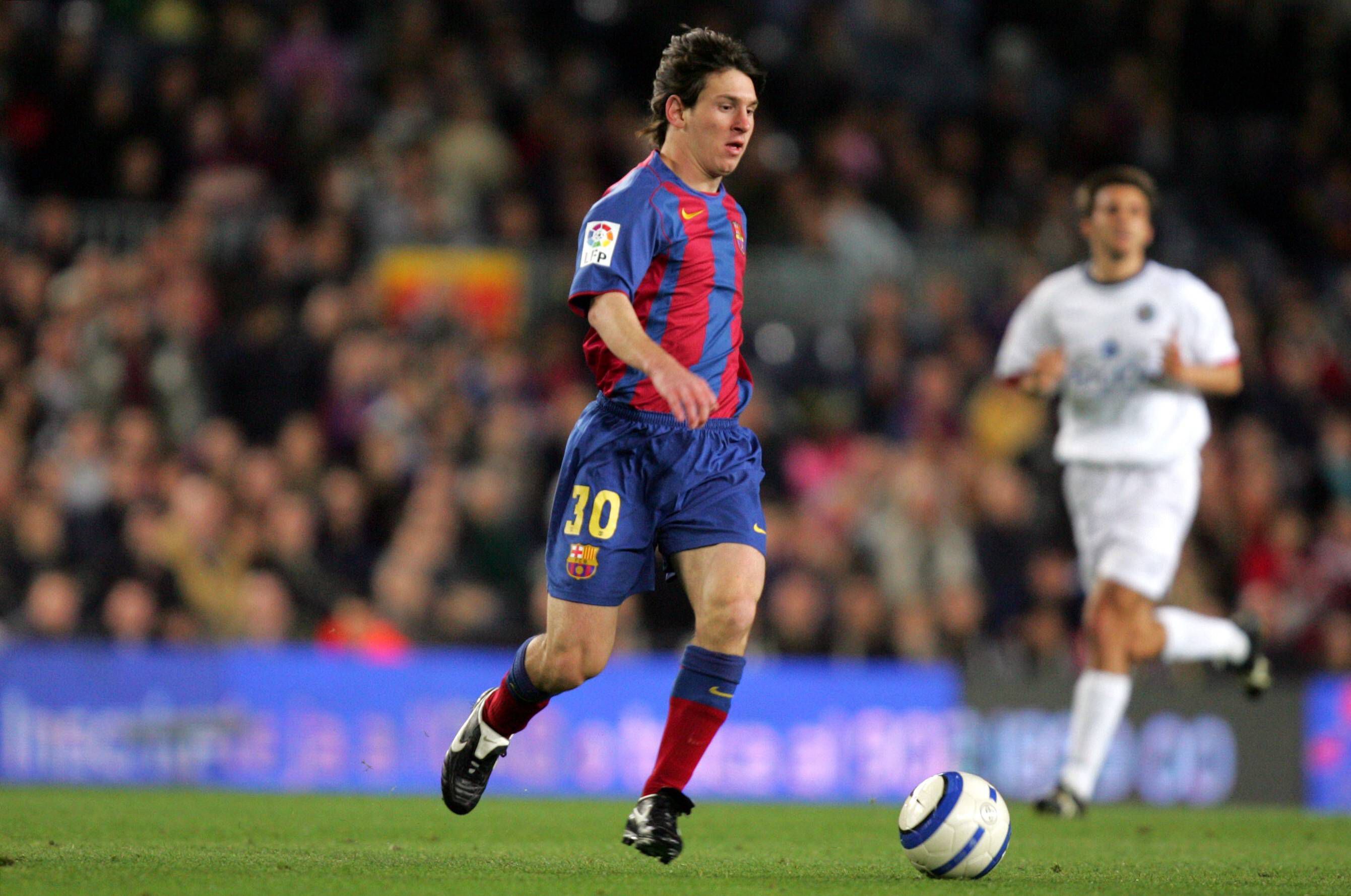Messi venceu a primeira liga espanhola pelo Barcelona em 2004/2005