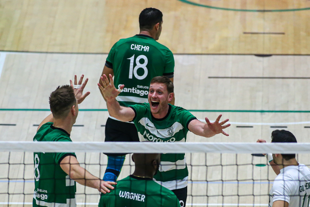 Sporting começa 2.ª fase com vitória tranquila