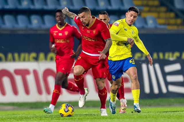 Arouca 3 - Gil Vicente 0 (crónica): Fúria espanhola na caça dos lobos ao galo