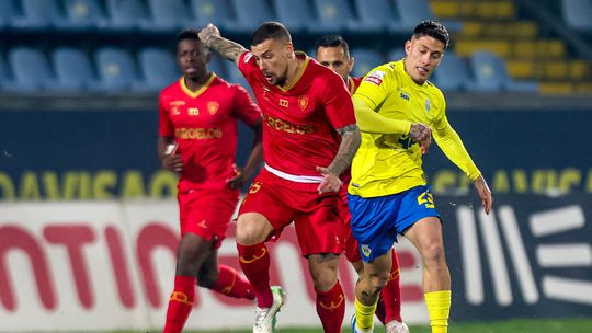 Arouca 3 Gil Vicente 0: galos destroçados por Rafa Mujica