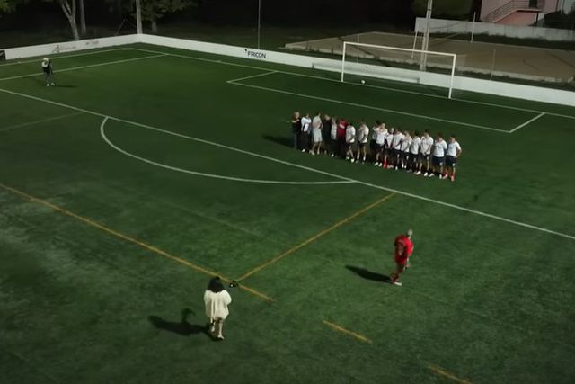 VÍDEO: Quaresma de trivela contra a barreira... mais longa do Mundo!