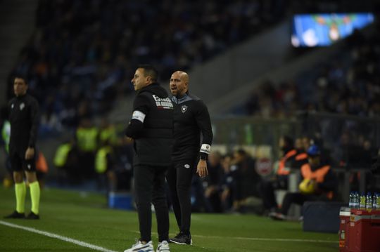 Treinador do Estrela revela confusão no túnel do Dragão