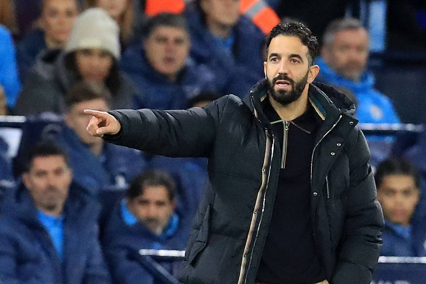 Ruben Amorim dá indicações para o campo