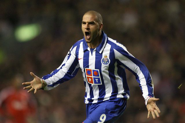 Ex-FC Porto termina carreira aos 41 anos