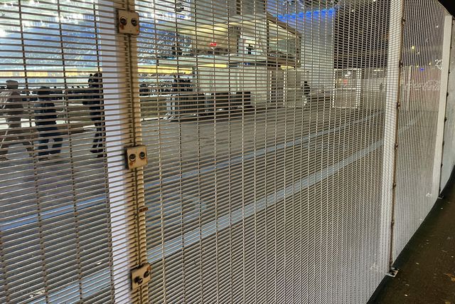 Autoridades retiraram adeptos do Estrela da Amadora do Dragão - Foto: Facebook Magia Tricolor