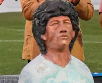 Tributo a Maradona num jogo entre Sub-20 da Argentina e Valência, em 2022
