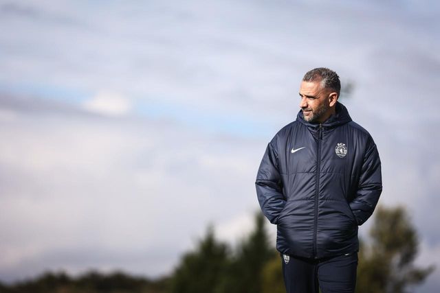 Rui Borges focado na preparação da equipa para o jogo com o Santa Clara, nos Açores - Foto: Miguel Nunes