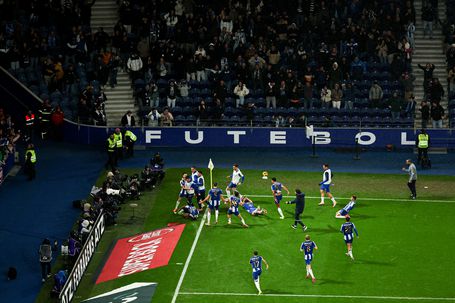 A celebração eufórica dos jogadores do FC Porto após o segundo golo ao Estrela da Amadora - Foto: FC PORTO