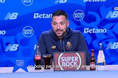 Amarelo a Bednarek: «A bola estava no ar e o árbitro já tinha a mão no cartão»