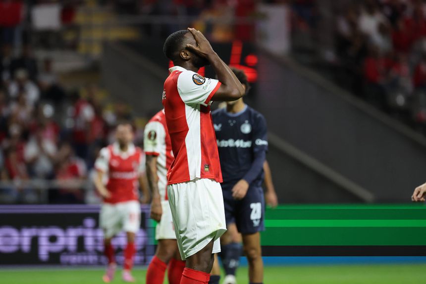 Maliano deve parar entre três a quatro semanas