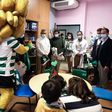 Rui Borges, Bernardo Palmeiro e Frederico Varandas ofereceram presentes às crianças, que se deliciaram com a presença da mascote leonina, Jubas - Foto: SPORTING CP